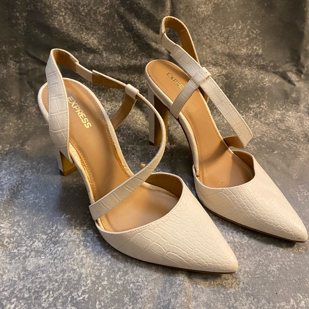White high heels pointed toe